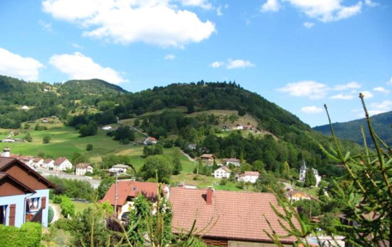 Appartement Cosy A Cornimont 30 M² Avec Terrasse Et Vue Montagne Buitenkant foto