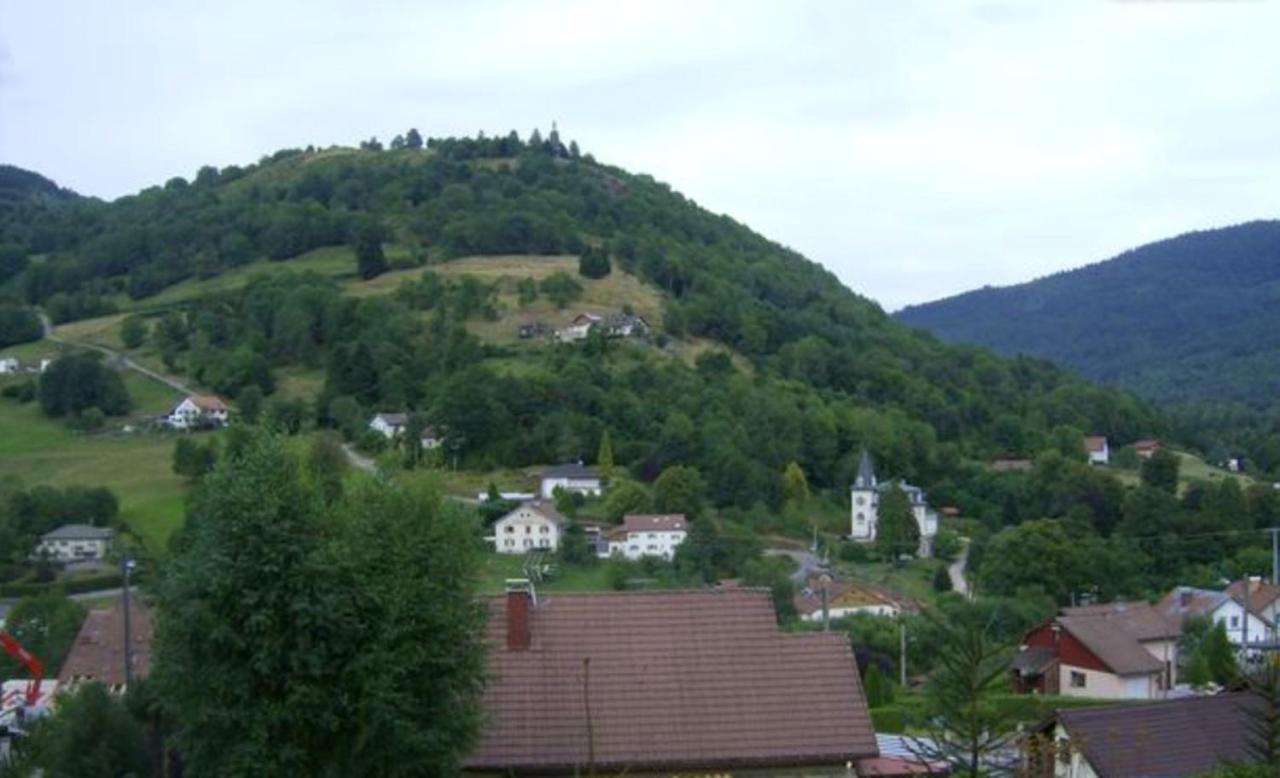 Appartement Cosy A Cornimont 30 M² Avec Terrasse Et Vue Montagne Buitenkant foto