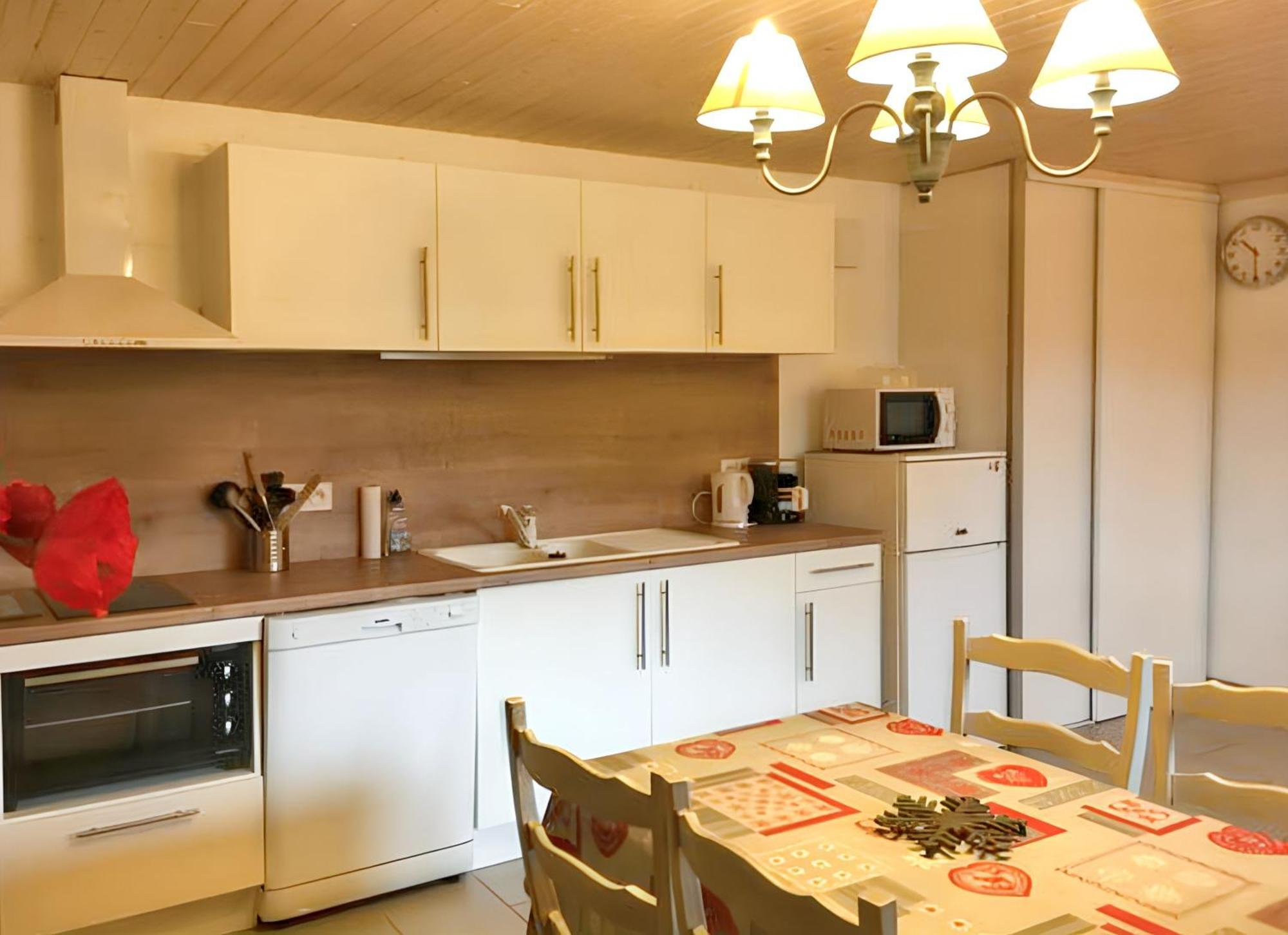 Appartement Cosy A Cornimont 30 M² Avec Terrasse Et Vue Montagne Buitenkant foto